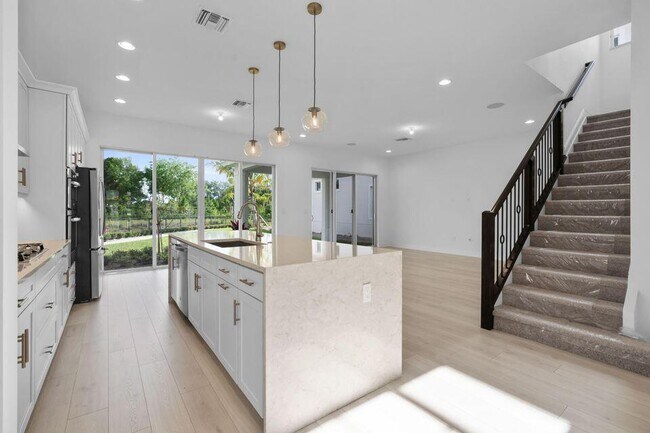 Building Photo - 5312 Hood Rd