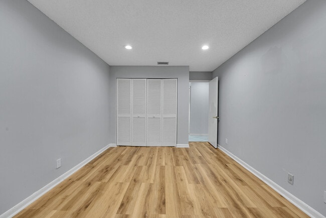 Building Photo - 6565 Las Flores Dr