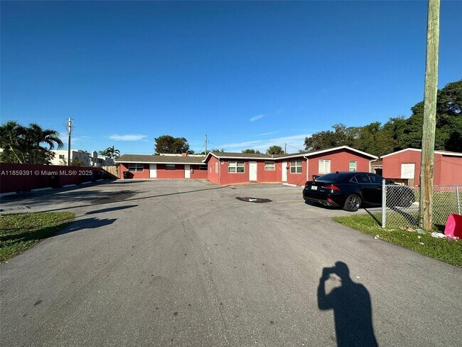 Primary Photo - 623 NW 9th Ave