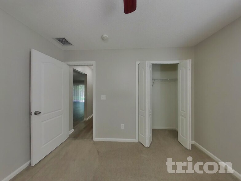 Building Photo - 87535 Creekside Dr