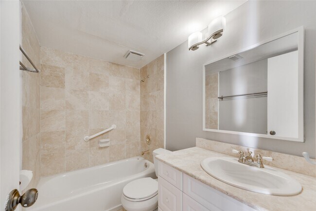 Building Photo - 14228 Misty Meadow Ln