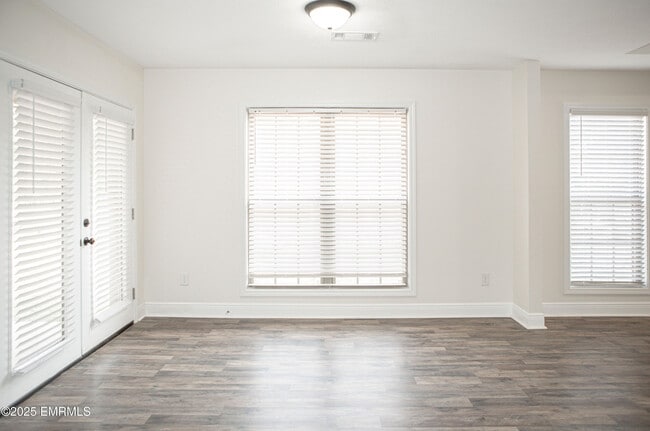 Building Photo - 6821 10th Ave