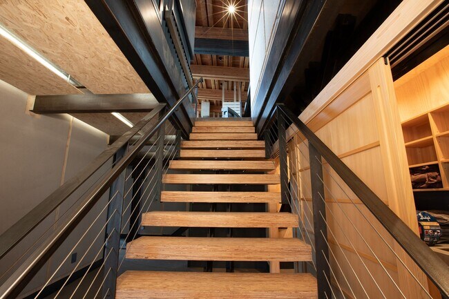 Building Photo - Architectural gem