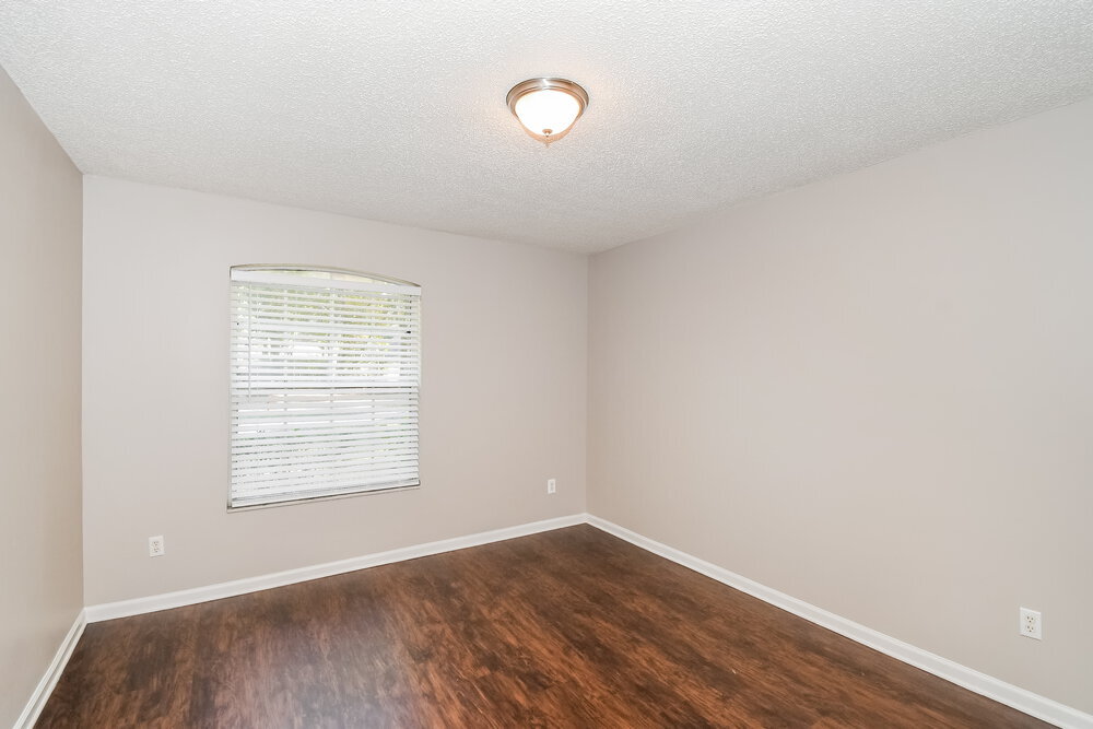 Building Photo - 1946 Running River Rd