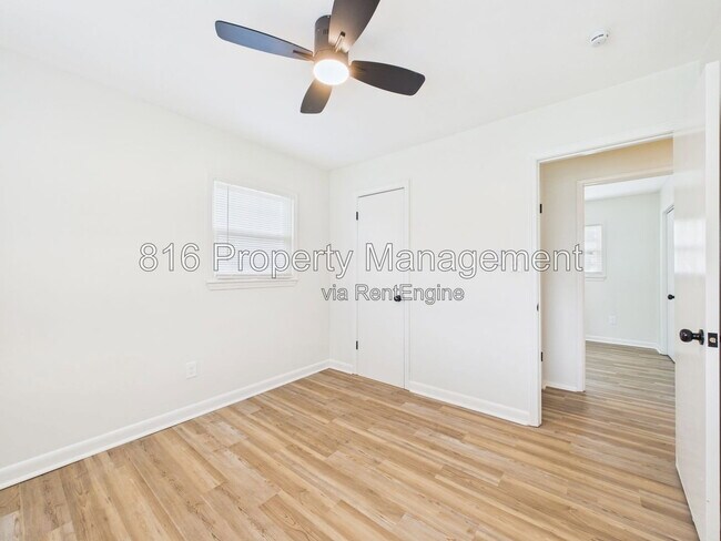 Building Photo - 5201 Alma St