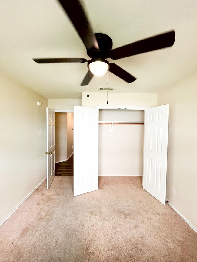 Building Photo - Available Now Beautiful 1 story, 4 bedroom, 2 bath, 2 car garage home with fire place, garage doo...