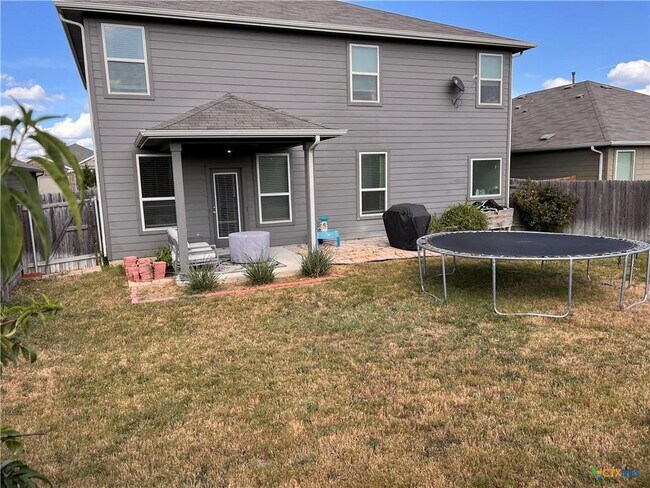 Building Photo - 533 Summersweet Rd