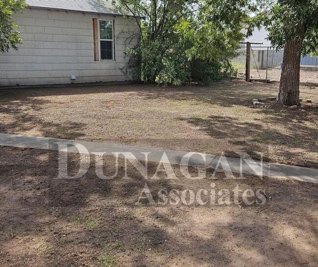 Building Photo - COMING SOON !!2 Bed/1 Bath Home.