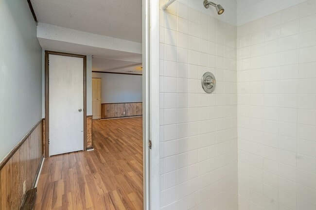 Building Photo - 5510 Country Dr