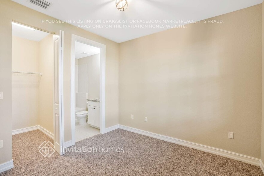 Building Photo - 11714 SW 13th Ct