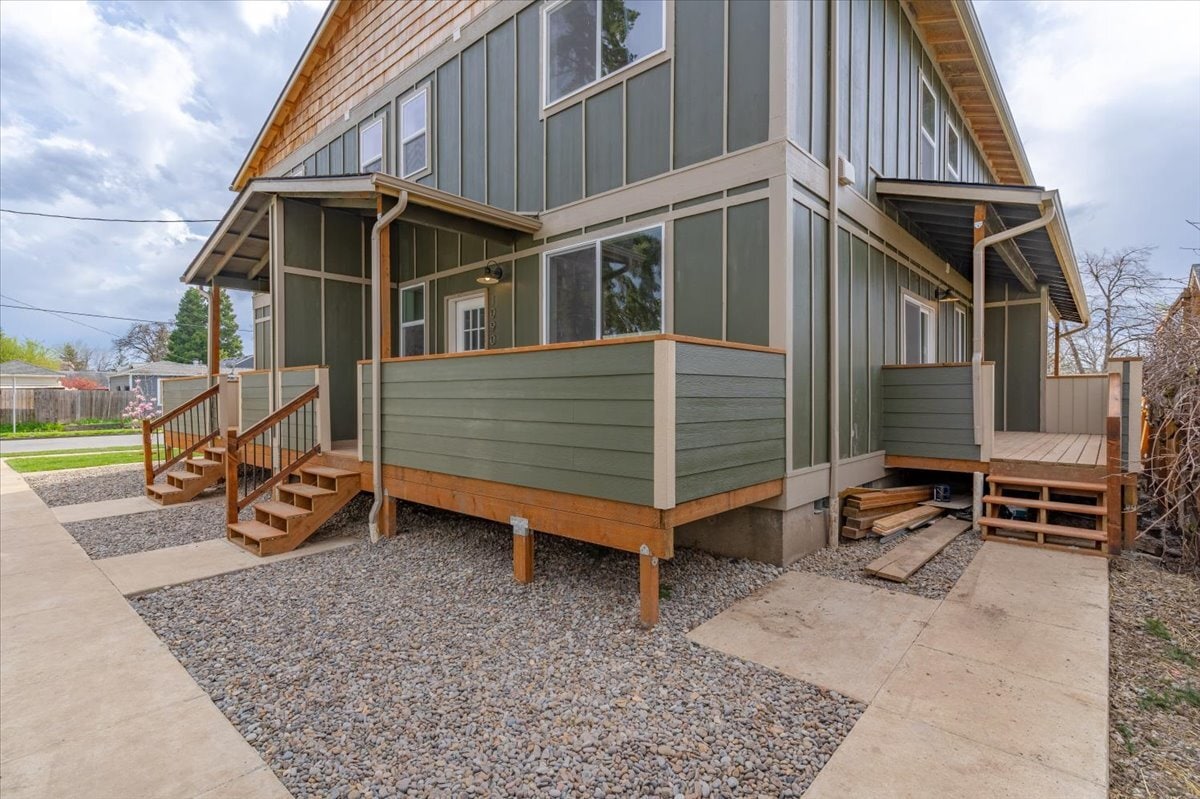 Building Photo - 1094 15th St SE