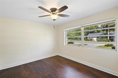 Building Photo - 420 N Fairview Ave