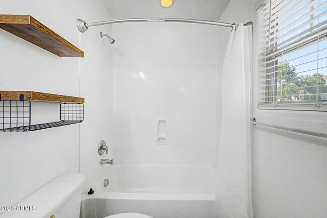 Building Photo - 2879 Claire Dr