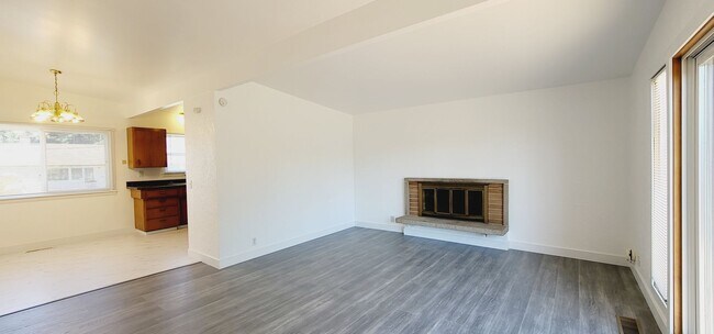 Building Photo - 13240 22nd Ave S