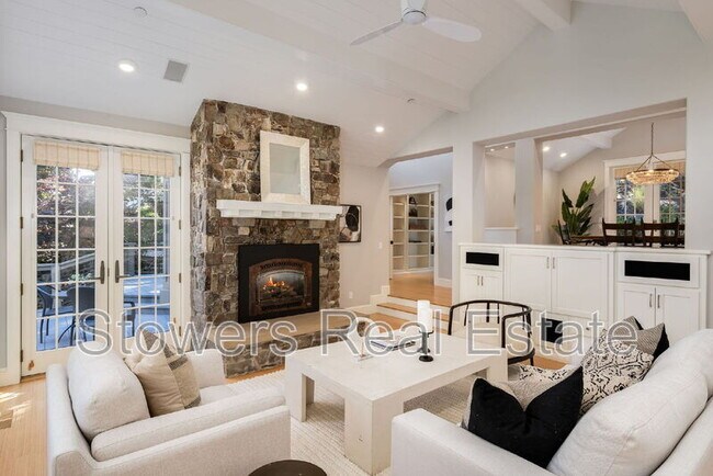 Building Photo - 775 Kirkcrest Rd