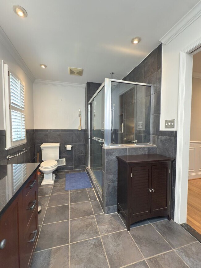 Building Photo - Spacious 3-Bedroom, 3.5 Bath Garage Home I...
