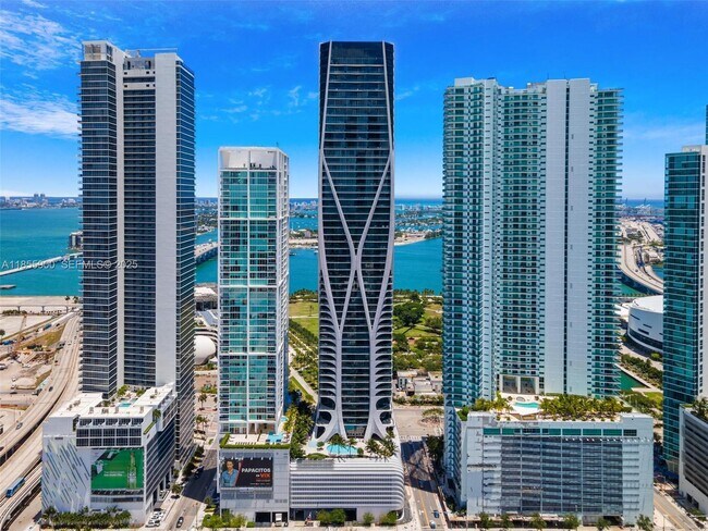 Building Photo - 1000 Biscayne Blvd