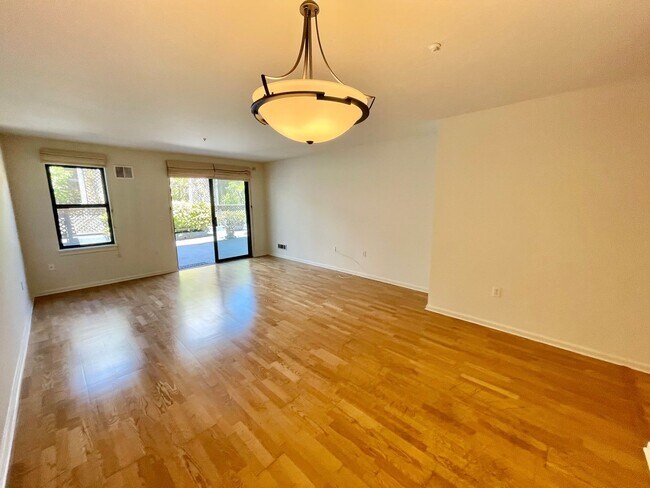 Building Photo - 2BR/2BA North Beach Condo W/Private, Huge Terrace, Parking! In-Unit Laundry! Storage! PROGRESSIVE