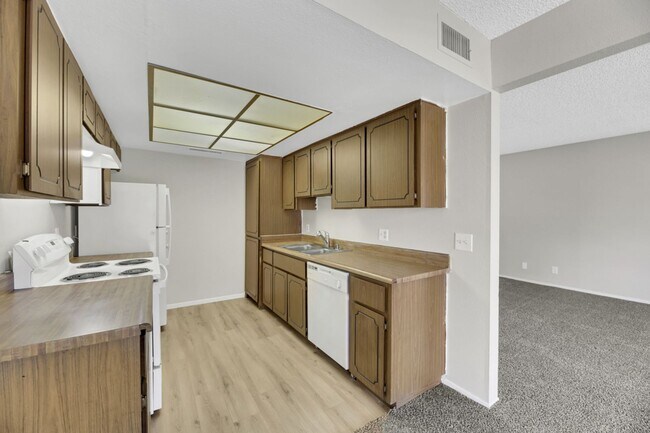 Building Photo - Cute 2 bedroom condo