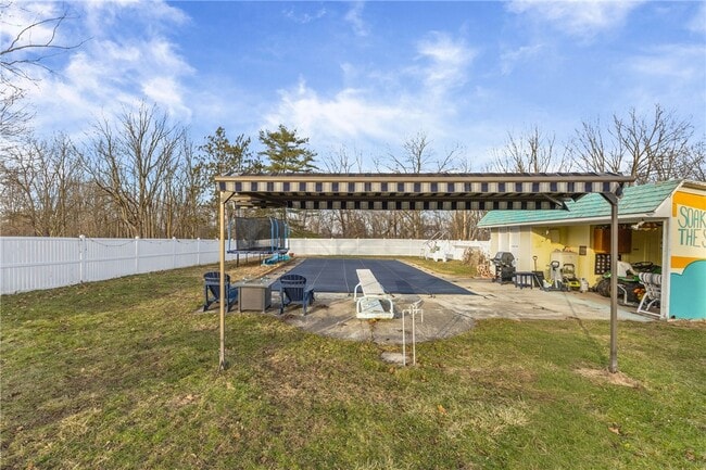 Building Photo - 373 Genesee St