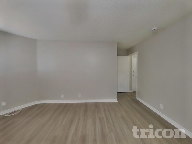 Building Photo - 6934 Sunshine Tree Dr