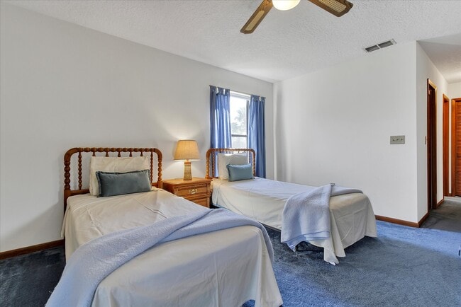 Building Photo - 905 Mendoza Ln