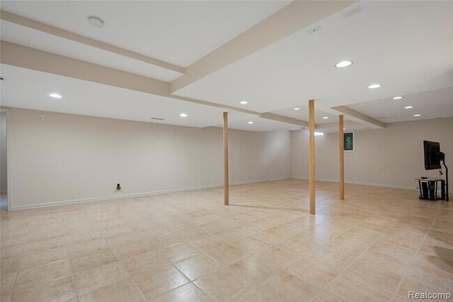 Building Photo - 50353 Livingston Dr
