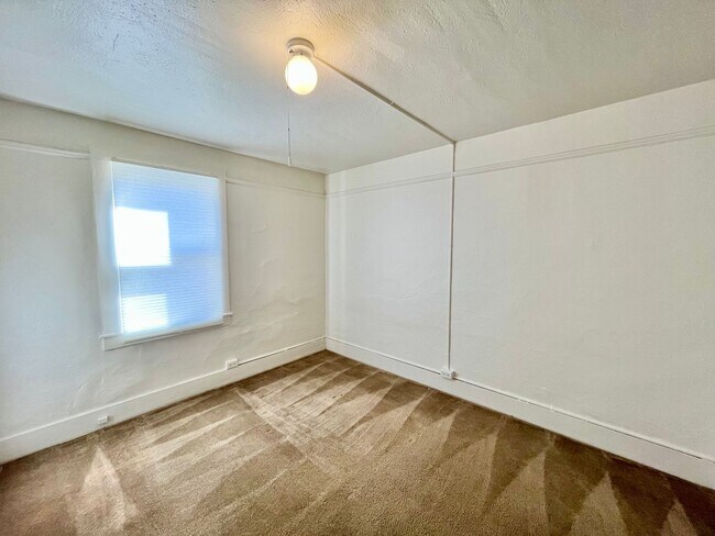 Building Photo - Little Italy - Charming 2 BR Cottage with ...