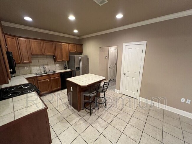 Building Photo - 4000 Mchugh Rd