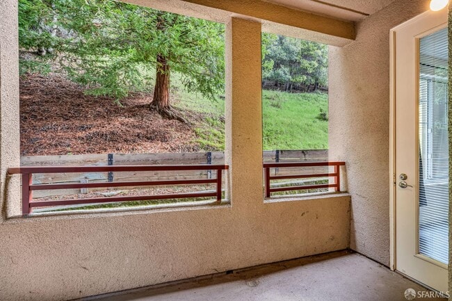 Building Photo - 200 Caldecott Ln