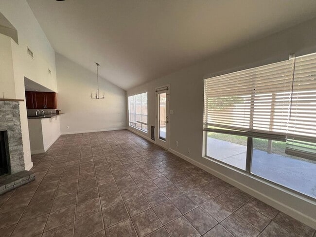 Building Photo - 3818 W Harrison St