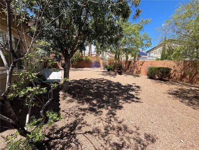 Building Photo - 11000 Pine Knolls Ct