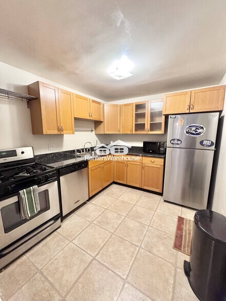 Building Photo - 1802 Gough St