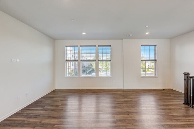 Building Photo - 2924 Reflection Dr