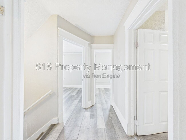 Building Photo - 3205 E 31st St