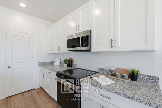 Building Photo - 17945 W Sand Hls Dr