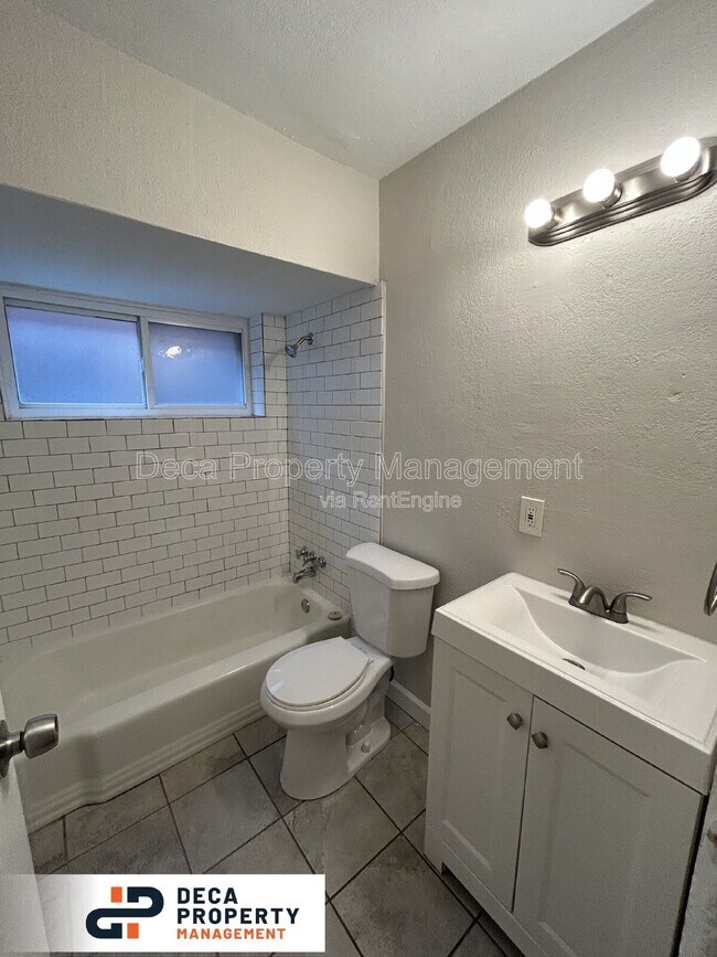 Building Photo - 440 Eichelberger St
