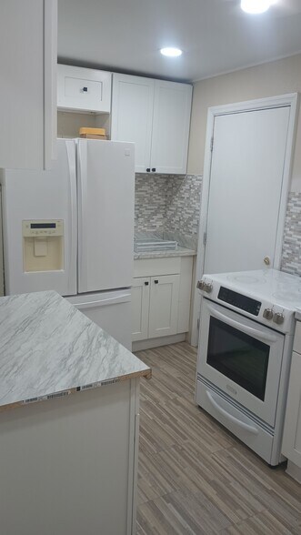 Building Photo - 2715 5th Ave E