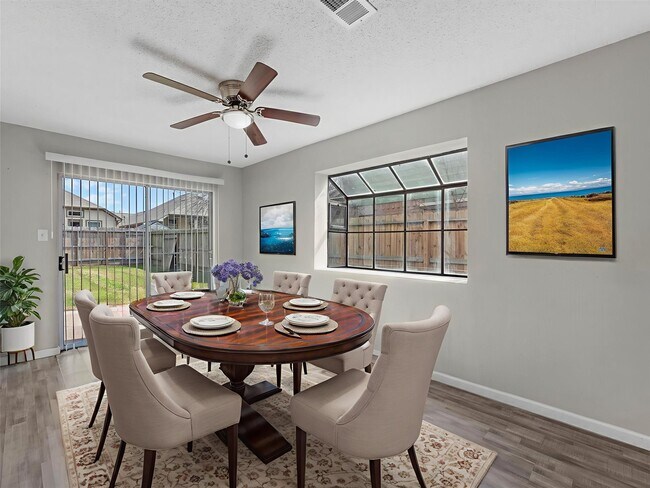 Building Photo - 19918 Bambiwoods Dr