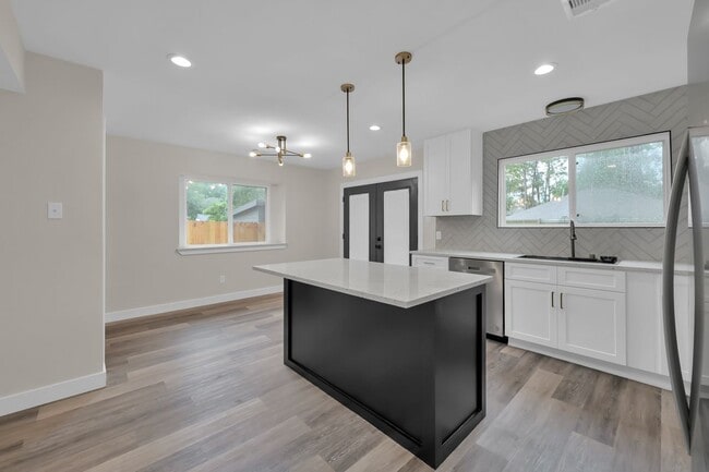 Building Photo - 3526 Indian Forest Dr