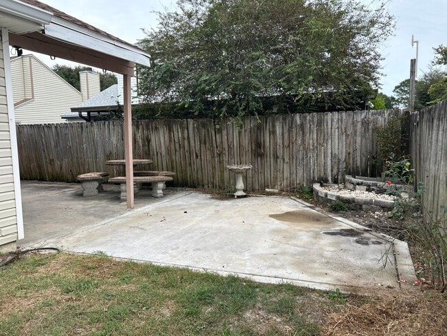 Building Photo - 404 Adam St NW