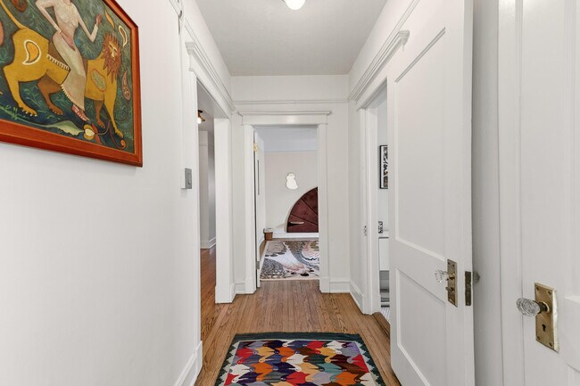 Building Photo - 1714 E Kane Pl
