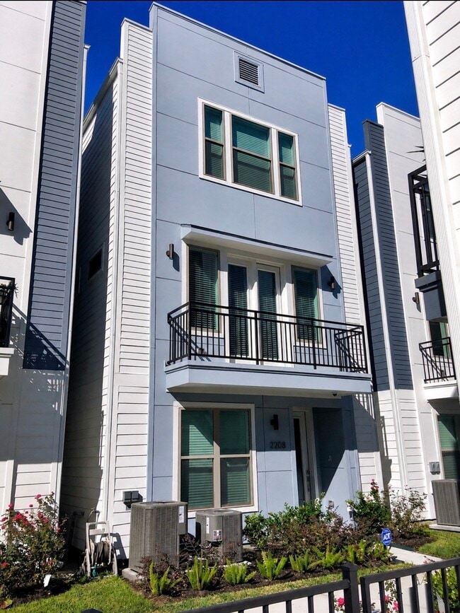 Building Photo - 2208 McGowen St