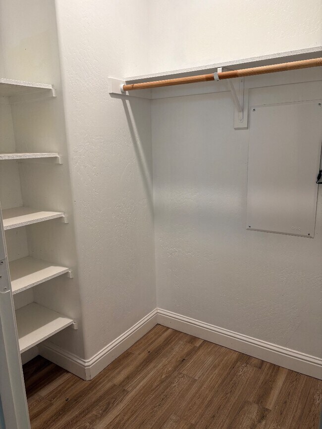 Building Photo - 3806 N Alamos Ave