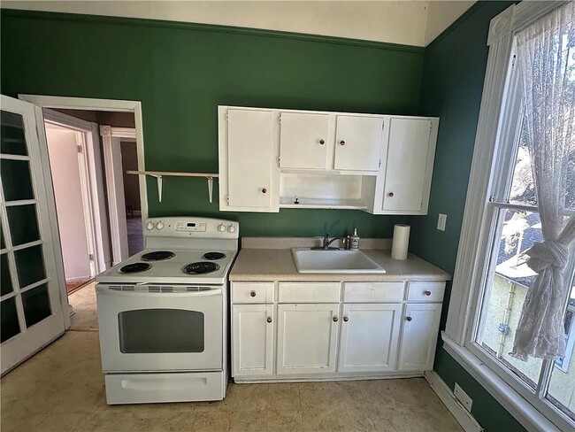 Building Photo - 1610 Union St