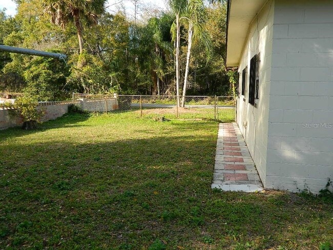 Building Photo - 944 Kensington Dr