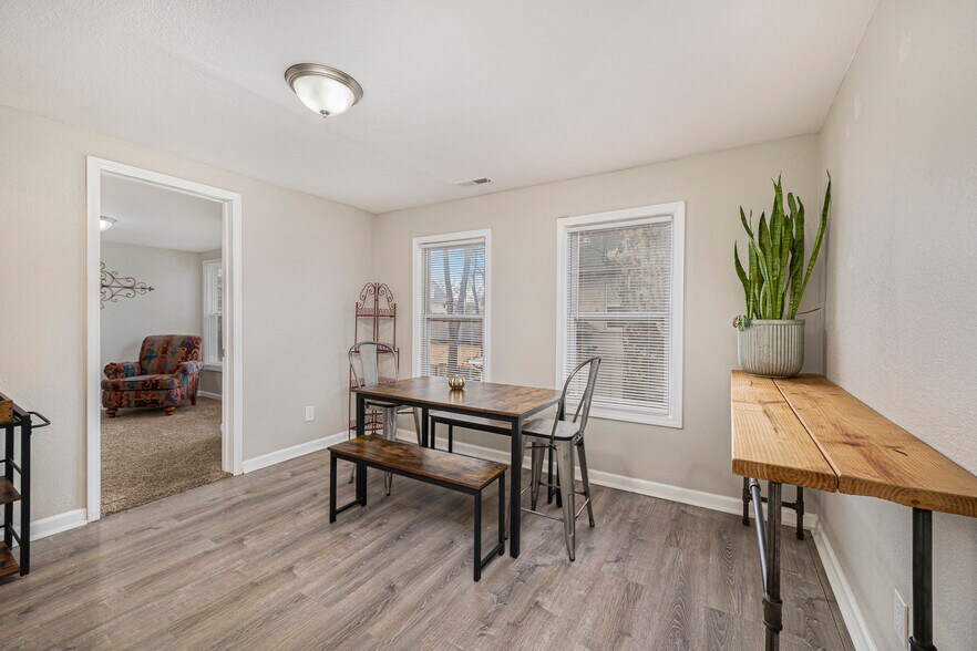 Furnished Kitchen - 4616 Tracy Ave