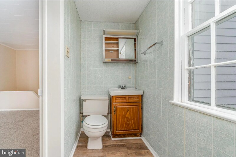 Building Photo - 200 S Penn St