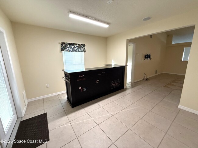 Building Photo - 1116 Glancy Ave NW