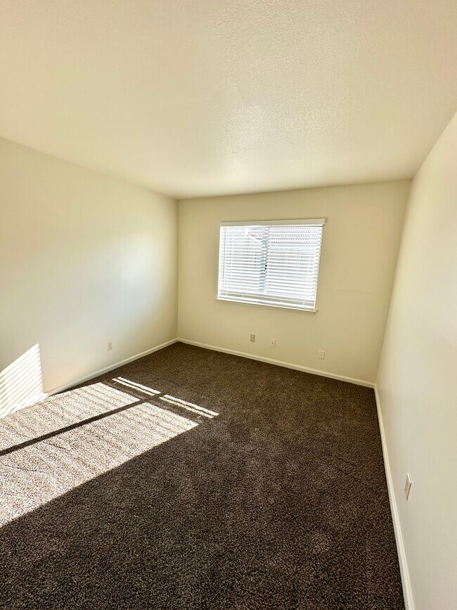 Building Photo - 5805 Devon Dr